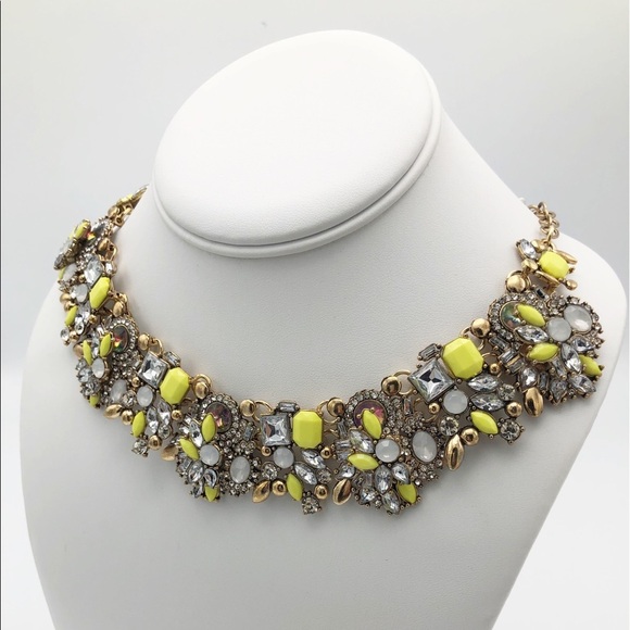 NWT AVA Statement Bib Necklace in Gold - Yellow - Picture 7 of 8